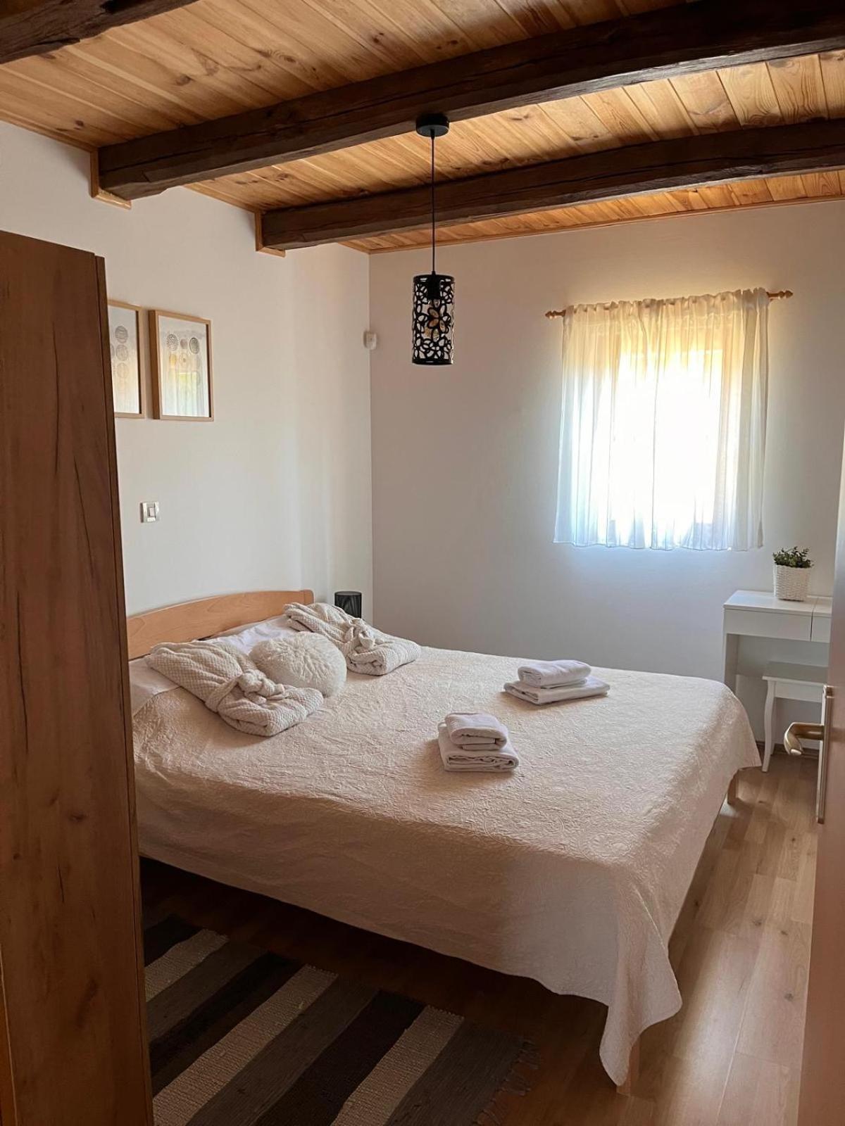 Kuca Za Odmor Markoci Rakovica Exteriér fotografie